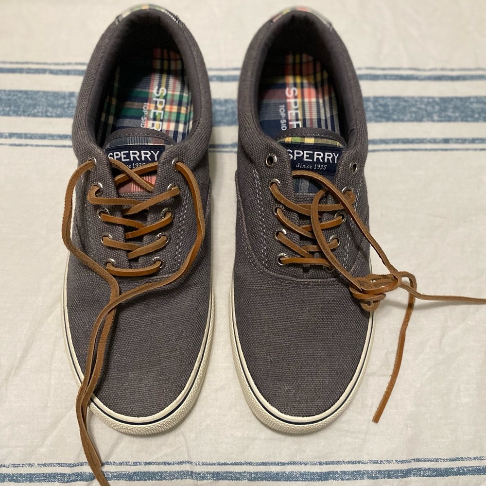 Men’s Sperry topsider shoes. NWOT. Bought and didn’t wear.